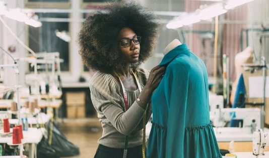 An Ultimate Guide to Become a Successful Fashion Designer